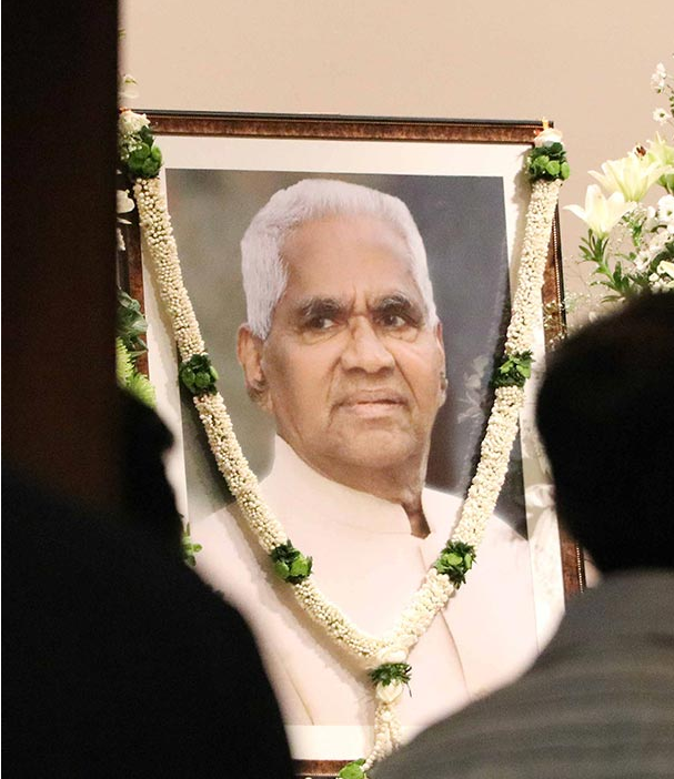 sunil shetty father