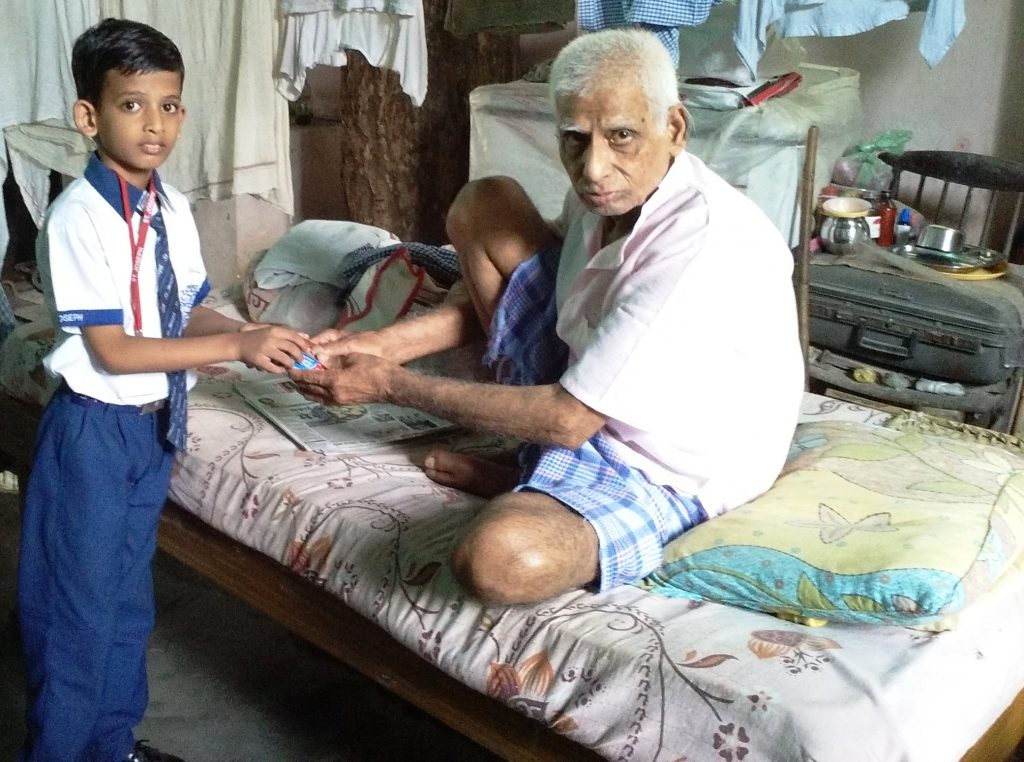 st joseph inter college children visited sevarth vridh ashram rajajipuram lucknow