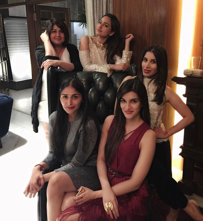 manish malhotra party pics