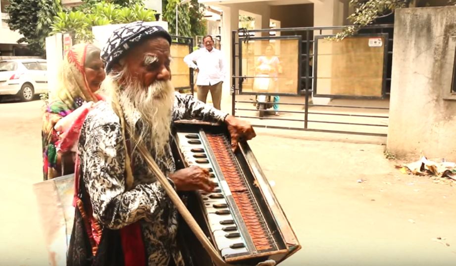 old man harmonium