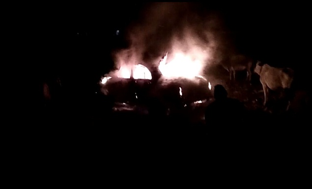 Vehicles burned in shravasti
