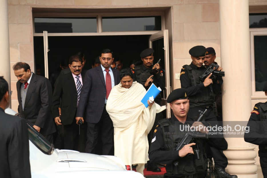 Mayawati targeted PM modi