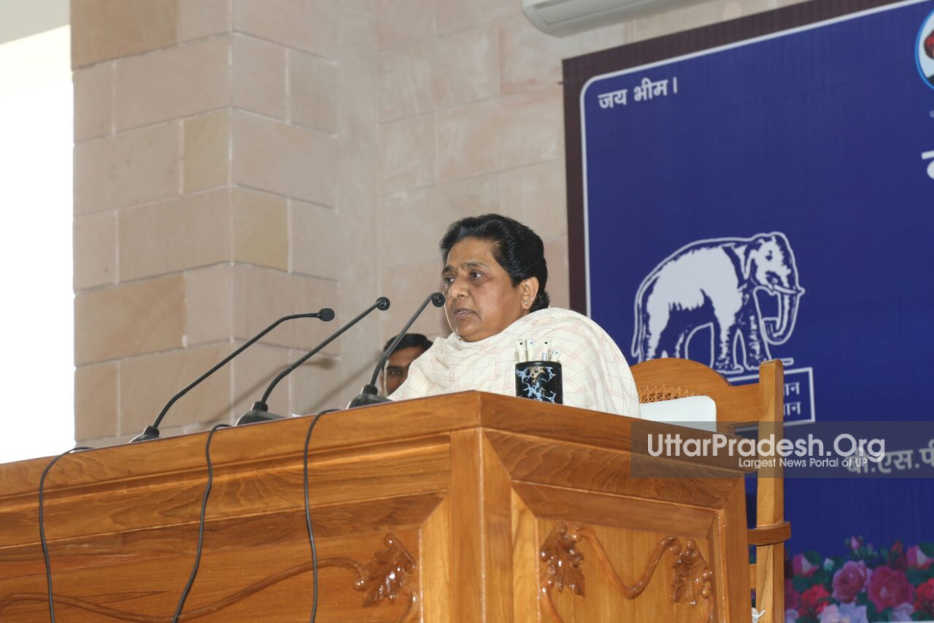 BSP supremo attacks BJP RSS