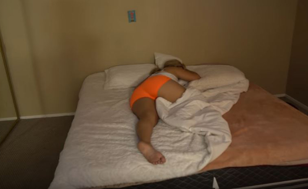 SNAKE PRANK GIRLFRIEND VIDEO
