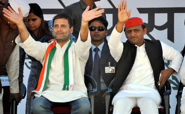 Akhilesh Yadav With Rahul Gandhi