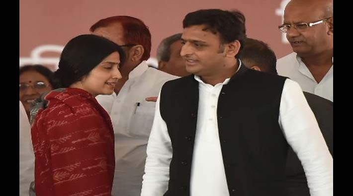 akhilesh yadav dimpal yadav