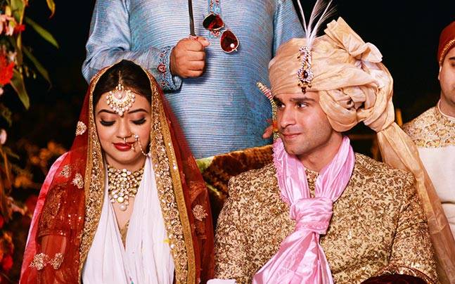 girish wife pics