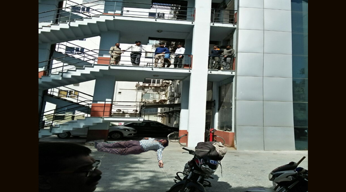 ratan square building lucknow