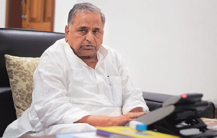 mulayam singh yadav blames