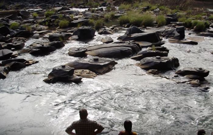 Thousands of Shiva Lingas