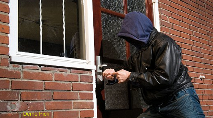 over one crore theft in kanpur