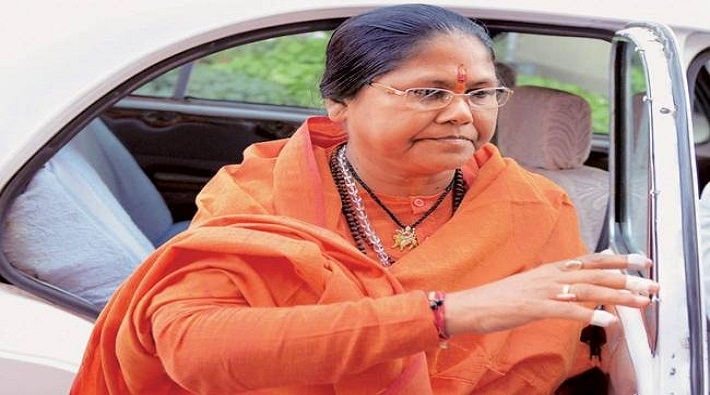 samajwadi student union ruckus in sadhvi niranjan jyoti program in varanasi