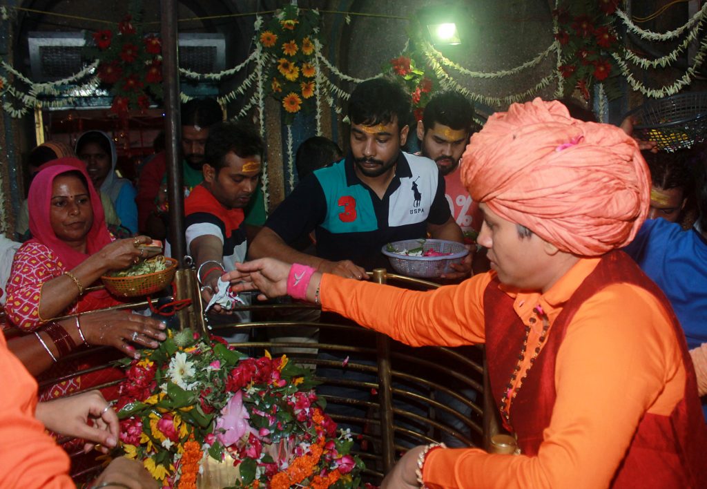 mankameshwar mandir lucknow