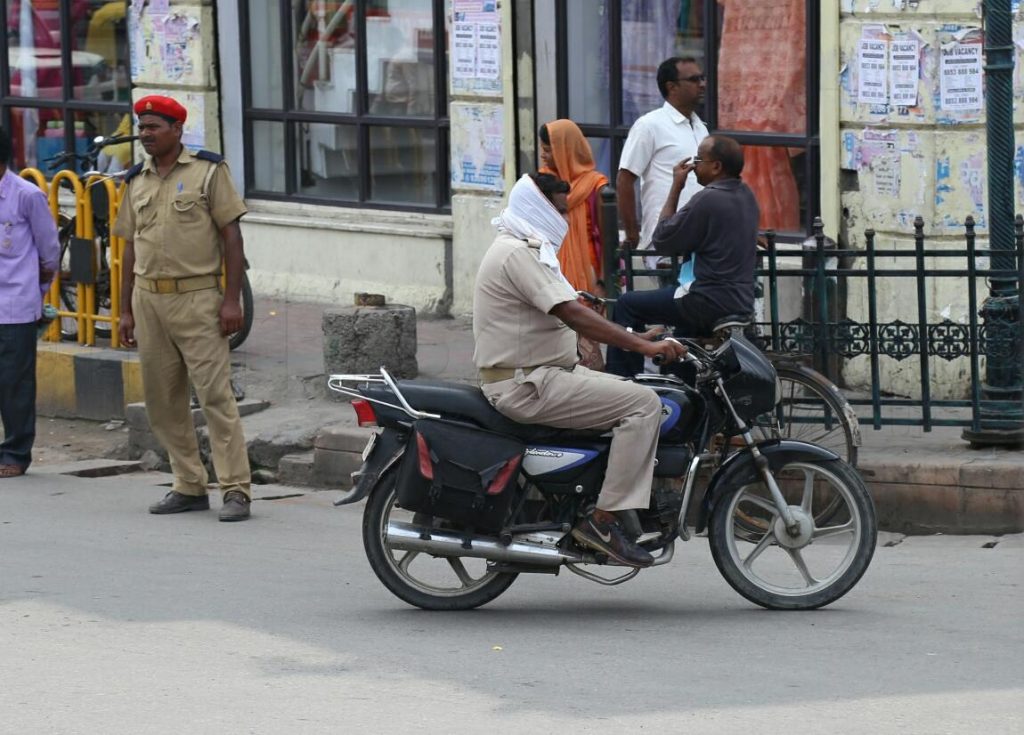 up police no helmet on drive