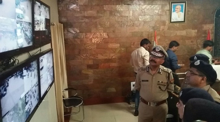 adg zone meerut prashant kumar surprise check cameras in sp office