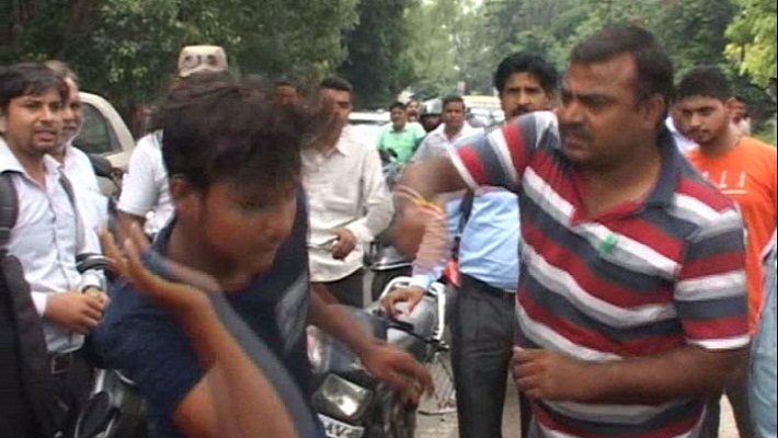 bajrang dal workers badly beaten up young man in meerut