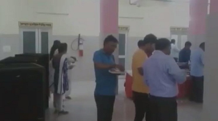 birthday celebration in government hospital tanda rampur