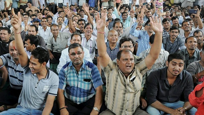 gst surat textile traders protest