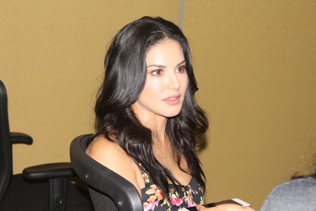 sunny leoneto launch her cosmetic line