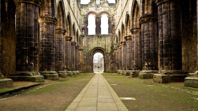 kirkstall-abbey