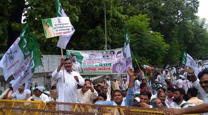rld protest regarding farmers issue up assembly lucknow