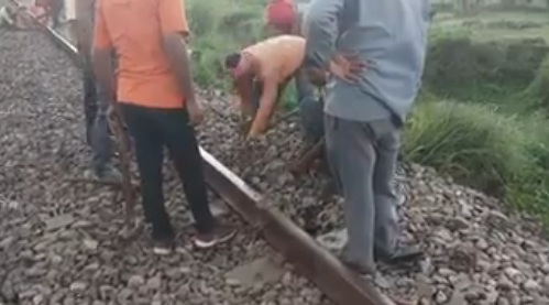 unnao railway track