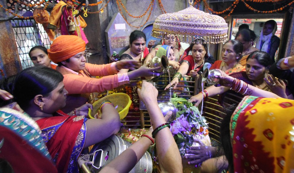 womens celebrated hartalika teej mankameshwar mandir