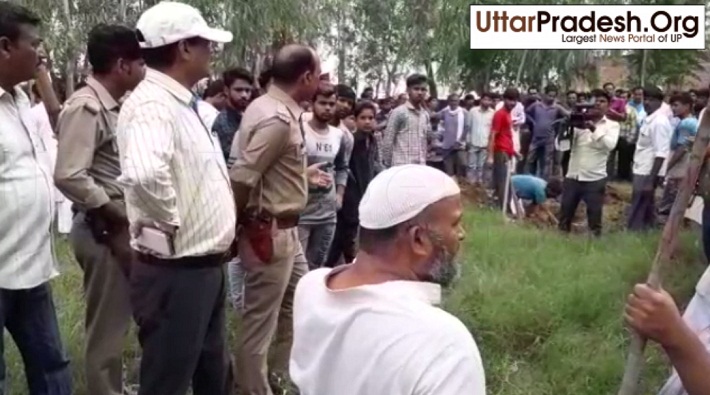 body of young man body pulled out from grave to investigate in saharanpur