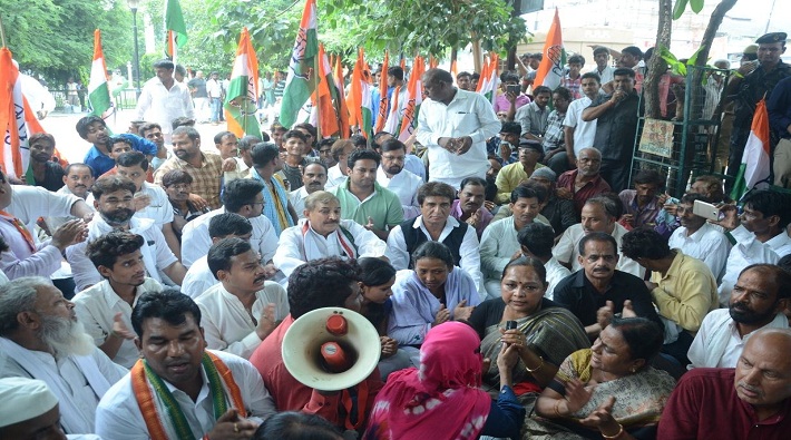 congress protesting against gorakhpur brd medical college oxygen case lucknow