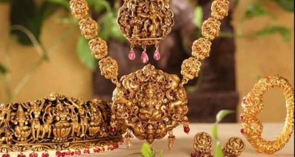 Experiment with temple jewellery!