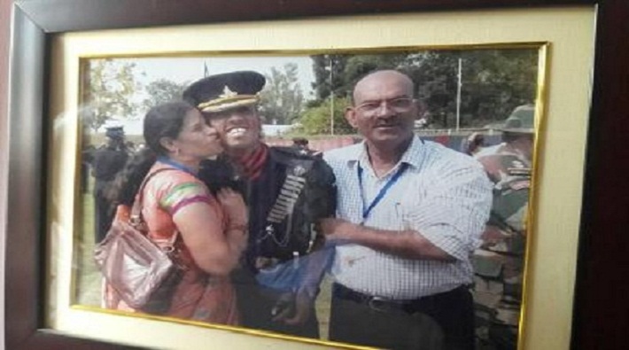 martyr captain ayush parents gives unique tribute on his birthday in kanpur
