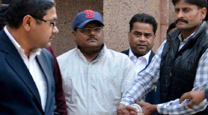 sc issues notice to cbi in yadav singh noida authority scam