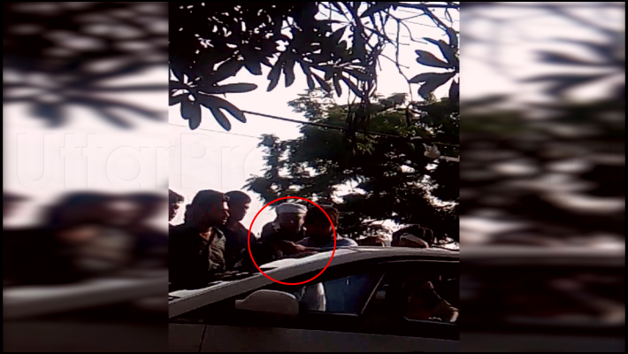 video dabangs beating of driver on road in etawah uttar pradesh