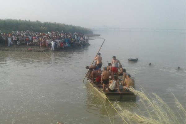 bagpat boat accident