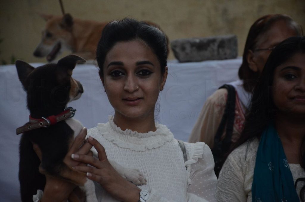 Actress Jaya Bhattacharya celebrates day in lucknow