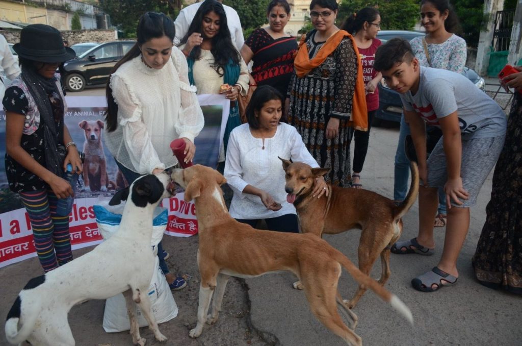 Actress Jaya Bhattacharya celebrates day in lucknow