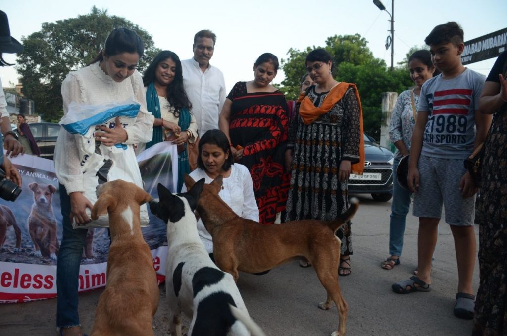 Actress Jaya Bhattacharya celebrates day in lucknow