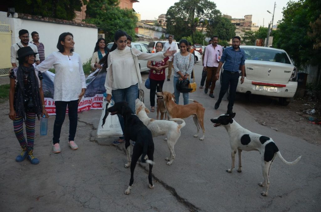 Actress Jaya Bhattacharya celebrates day in lucknow