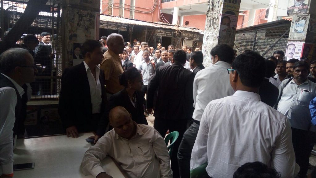 lift broke down in civil court lucknow