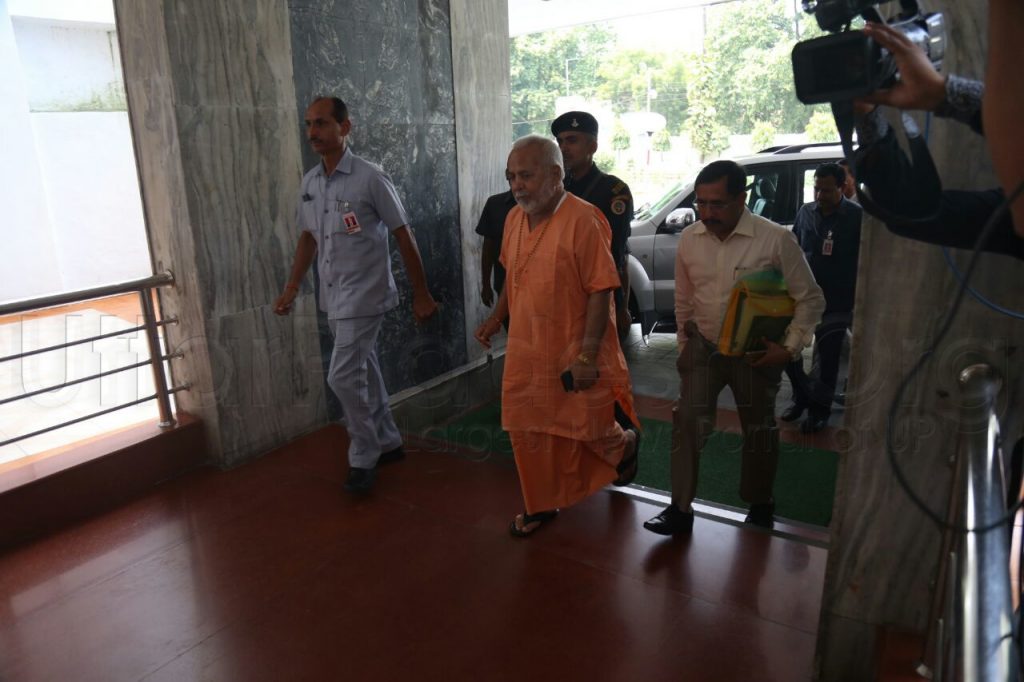 akhil bhartiya akhada parishad