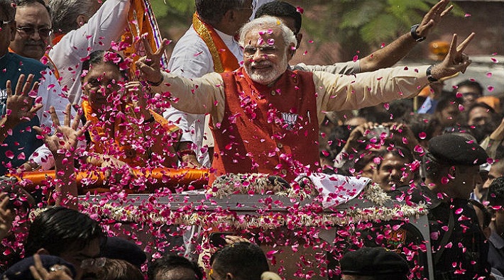 pm narendra modi will dig out a pothole for toilet during varanasi visit