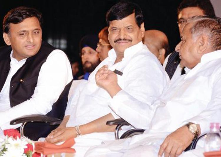 samajwadi party workers