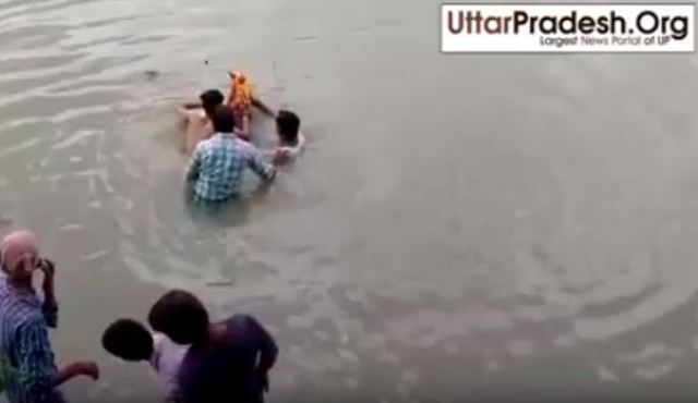 statue immersion
