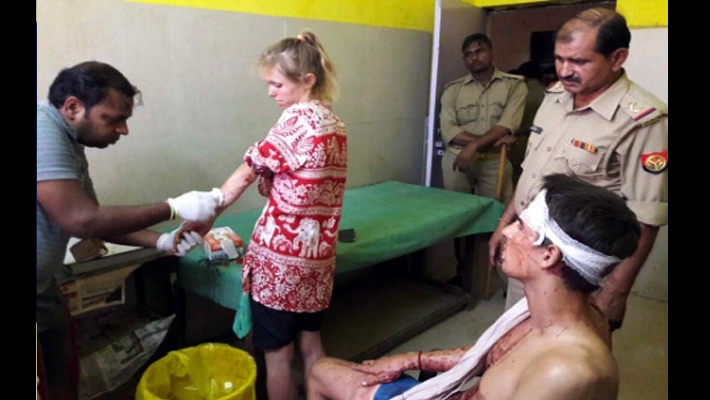 Swiss couple attacked by unknown people in agra