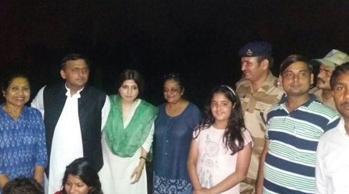 akhilesh yadav saw taj mahal