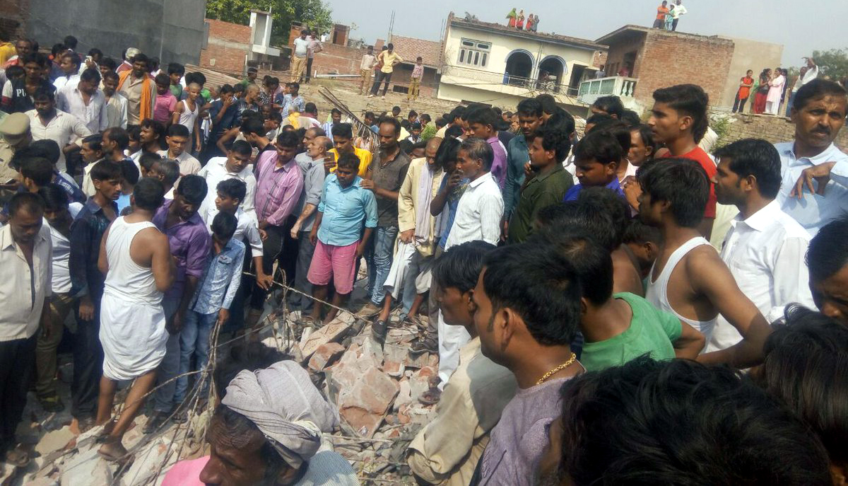 explosion fireworks in kanpur
