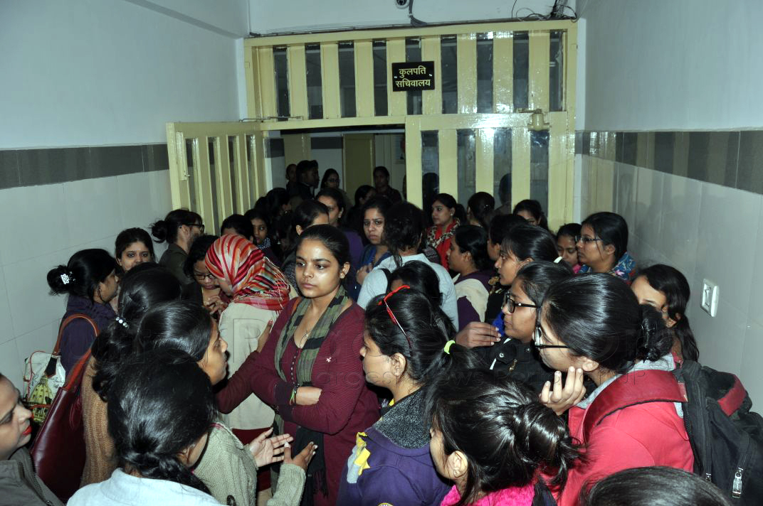 Protest in Lucknow University IT Girls College