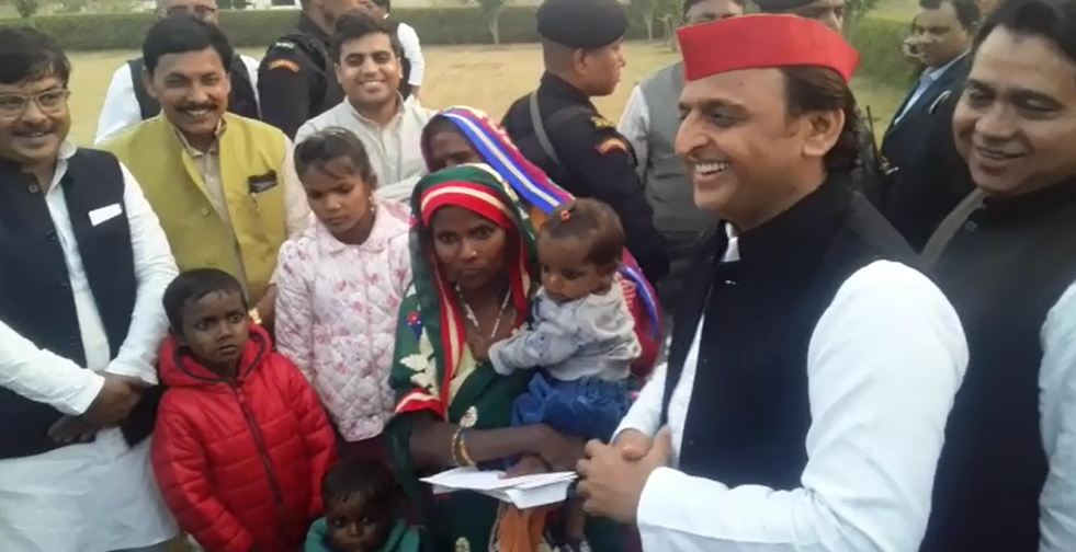 अखिलेश यादव