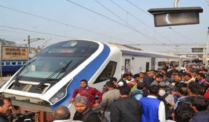 Vande Bhaiya Express became a celebrity at Varanasi station