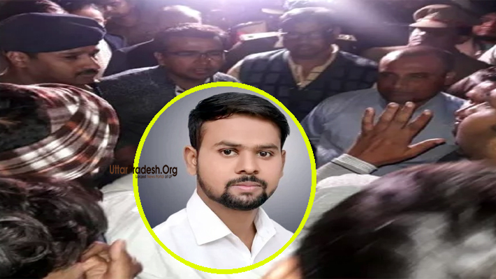 Student Vivek Singh Killed During firing at UP College in Varanasi